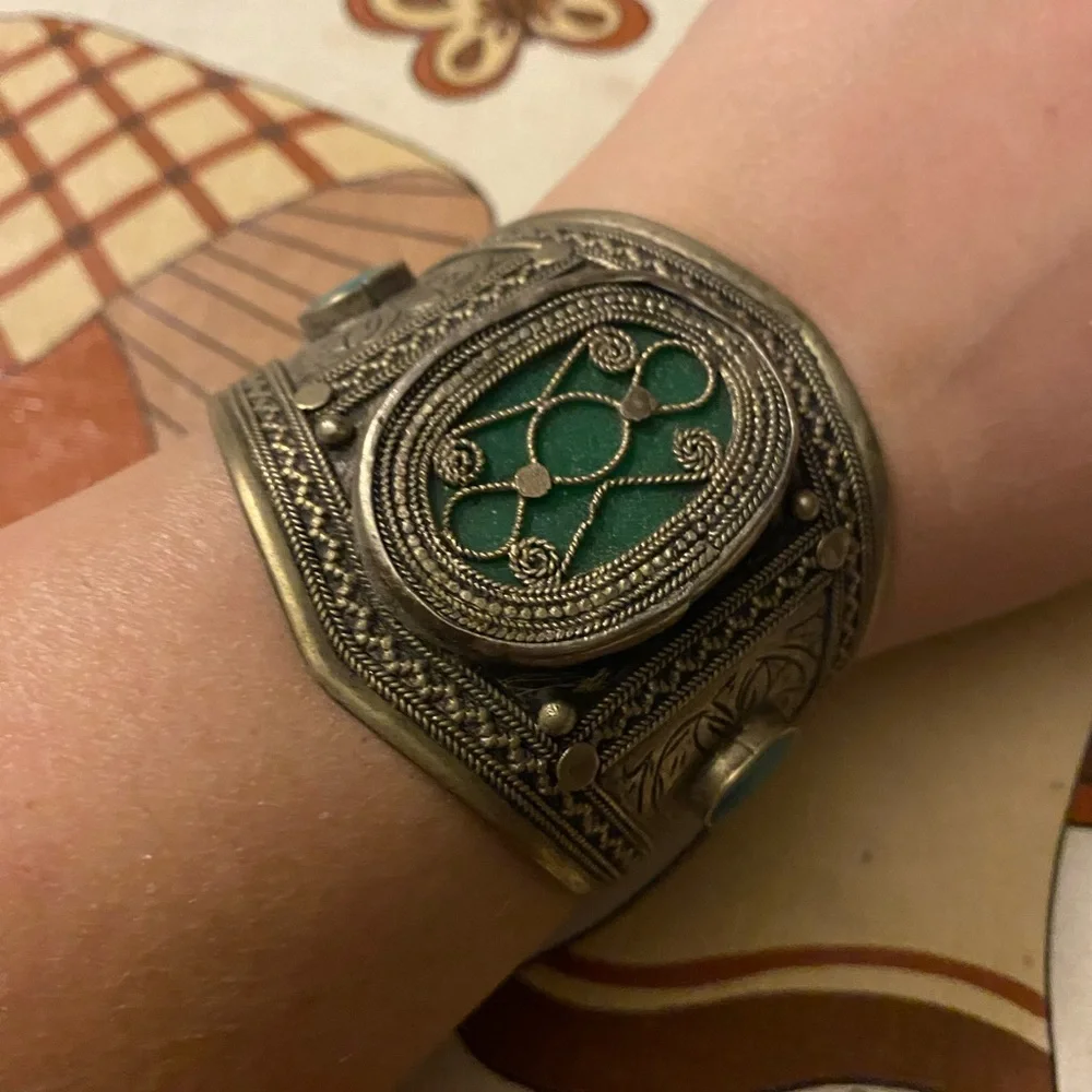 Silver and Green Vintage-Style Cuff Bracelet costume jewelry